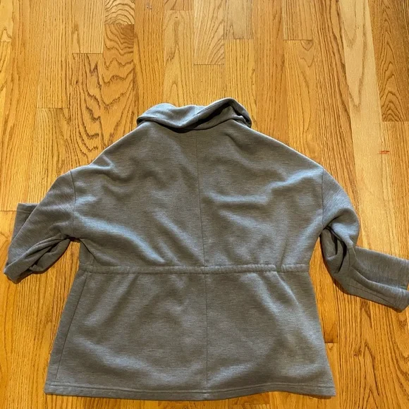 GUC L Grey Fabletics Jacket - Picture 4 of 5